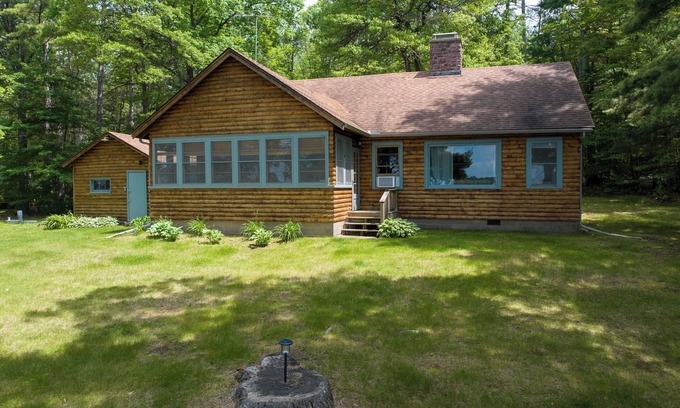 Hayward Cottage | The Cabin- cozy cottage on the sandy shores of the Chippewa Flowage
