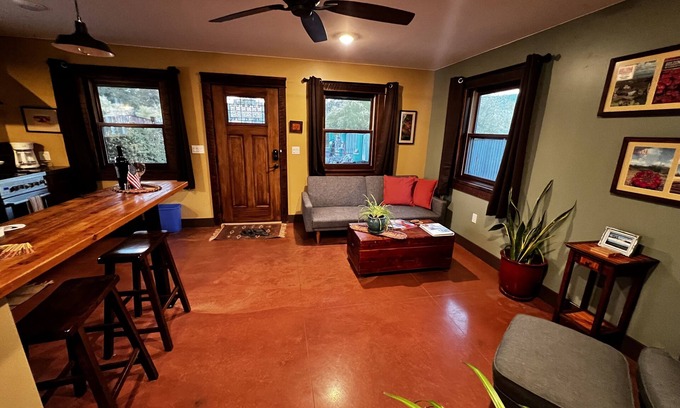Cottonwood House | The Cactus Pad, A Destination Dwelling in Historic Old Town Cottonwood