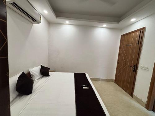 Sainik Farm Hotel | The Capstone saket