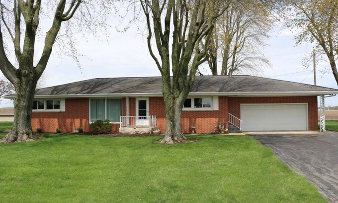 Lakeview House | The Captains Quarters located 1/4 mile from Old Field Beach , Pet friendly,