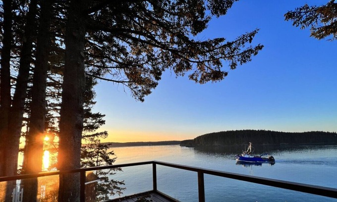 Kodiak House | The Captains View - Cliffside, Ocean Views