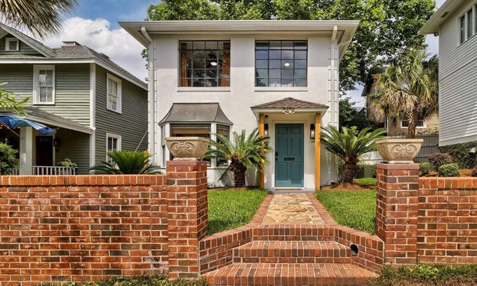 Columbia House | The Carriage House @Downtown!