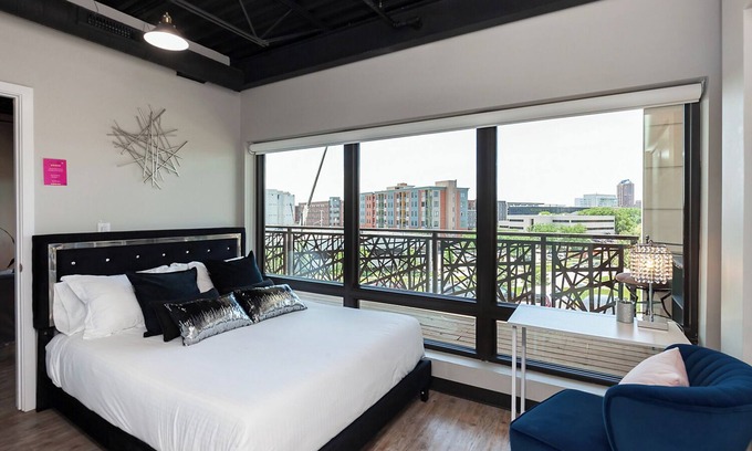 Historic East Village Apartment | The Cartier Lux DT Apt w/Skyline View