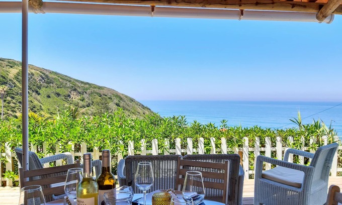 Colares House | The Casa da Rampa by the sea