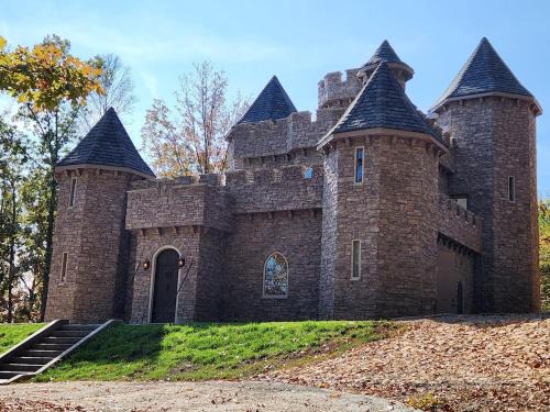 Adairsville Villa | The Castle at Kingston