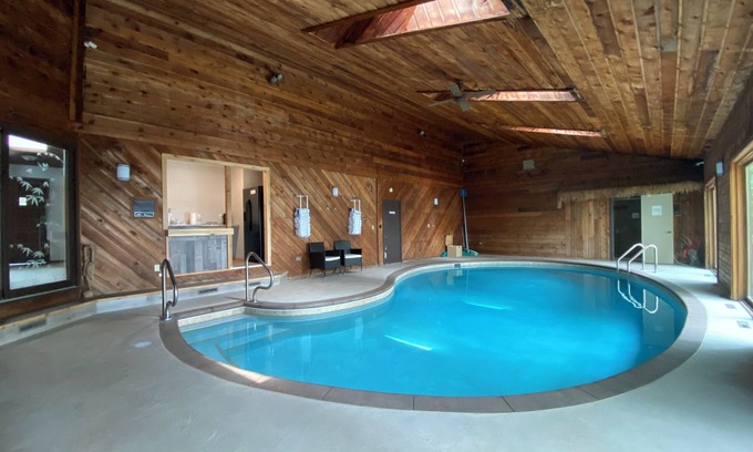 Rice Lake Cabin | The Castle on Lake Montanis - Indoor Pool & Arcade House