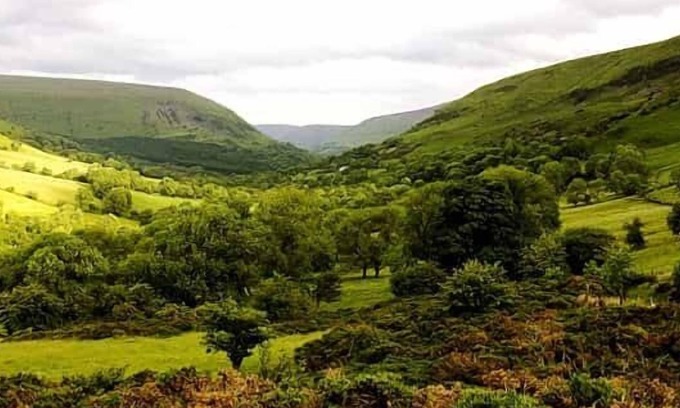 Capel-Y-Ffin House | The Castle, The Black Mountains, Wales