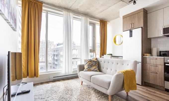 Shaughnessy Village Apartment | The Catherinoise, Condo in heart of downtown
