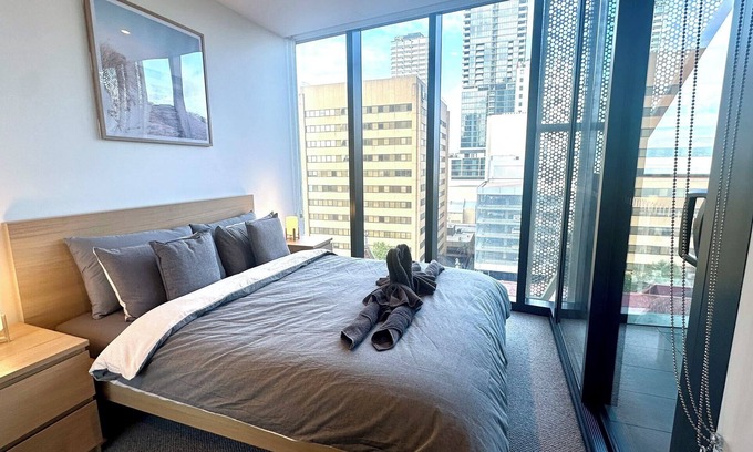 Adelaide Central Business District Apartment | "The Cedar" in the heart of CBD/Realm 1 BR Apt/Wi-Fi/Gym