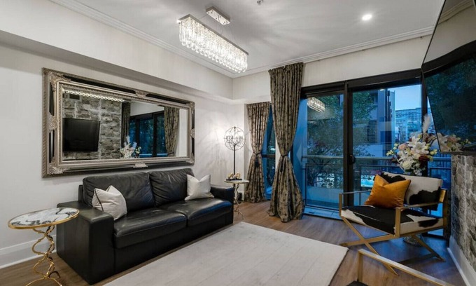 Auckland Central Business District Apartment | The Celebrity - Viaduct