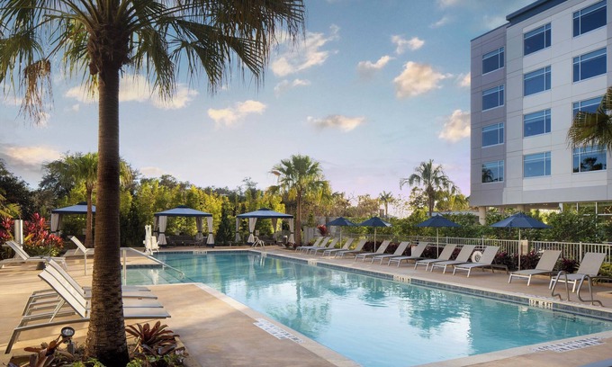 Orlando Hotel | The Celeste Hotel, Orlando, a Tribute Portfolio Hotel