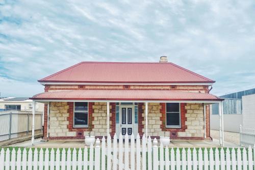 Port Lincoln House | The Central Cottage - Port Lincoln