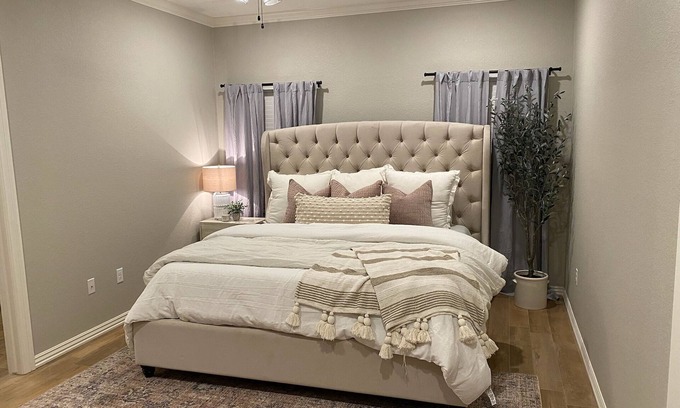 Uniontown House | The Chaffee Chateau - within minutes of ACHE, Fort Chaffee, and Mercy Hospital
