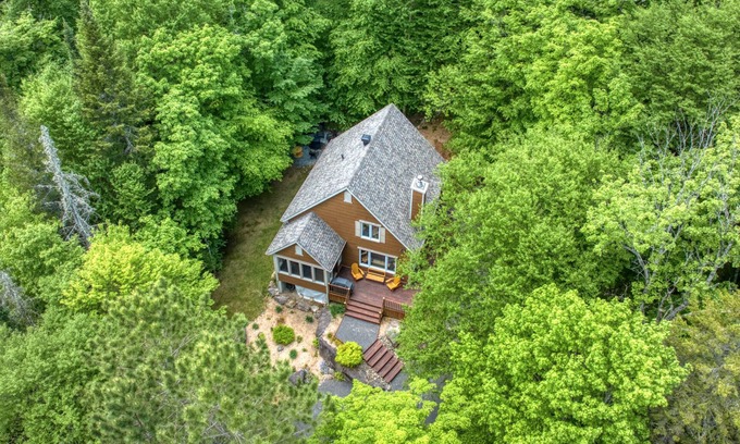 St-Adolphe-d'Howard Ski Chalet | The Chalet du Lac Vert - Laurentians - Saint-Adolphe-d'Howard -⭐