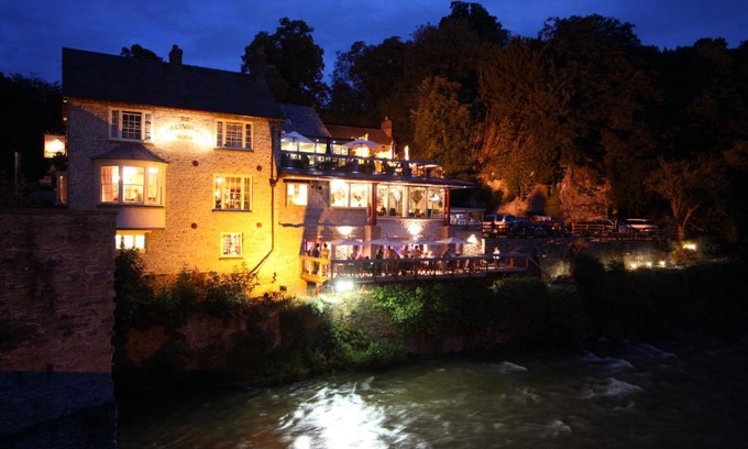 Ludwel Bed & Breakfast | The Charlton Arms
