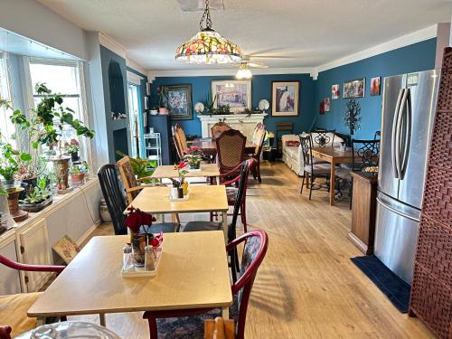 Townline Hill House | The Charming Hide-Out
