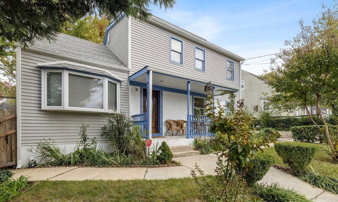 Hyattsville House | The charming villa is at 5miles away to Washington DC sight see