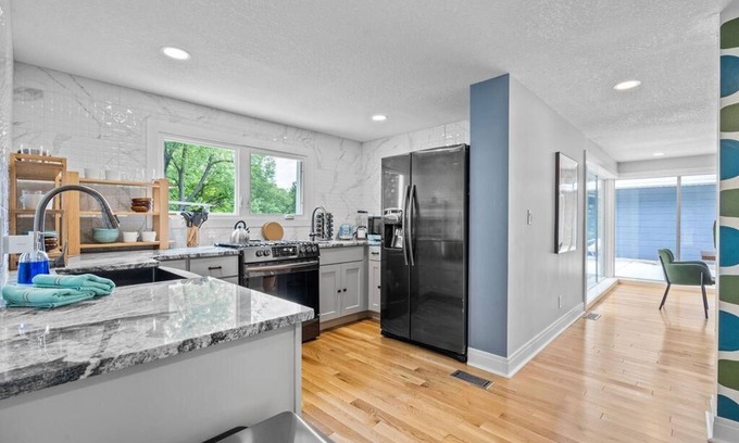 North Kansas City House | The Cherry On Top - Perfectly located remodeled home on 1 acre!