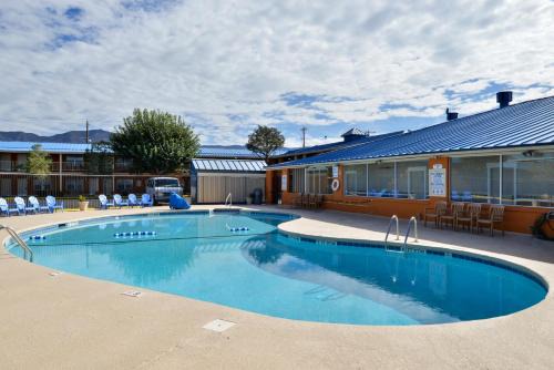 Alamogordo Hotel | The Classic Desert Aire Hotel