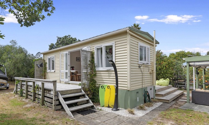 Ruakaka House | The Classic Kiwi - Ruakaka Holiday Home