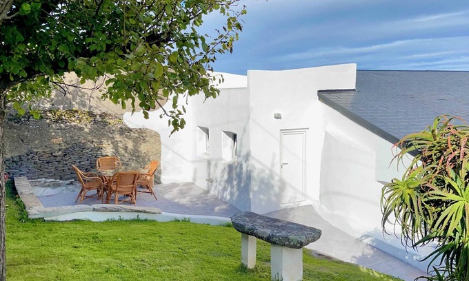 Porto do Barqueiro House | The Cliffs - La Maison du Puits