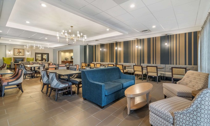 Cohoes Hotel | The Clocktower Hotel at Century House, an Ascend Collection Hotel