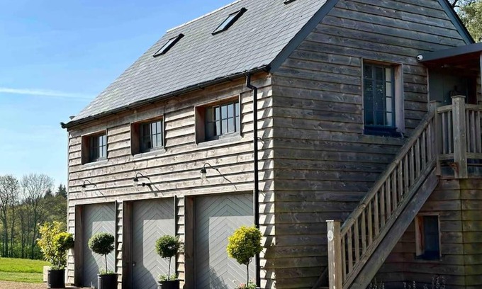 Salisbury Apartment | The Coach House
