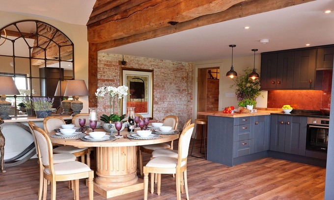 Quedgeley Cottage | The Coach House