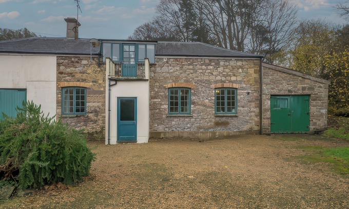 Abergavenny Cottage | THE COACH HOUSE, pet friendly, character holiday cottage in Gilwern