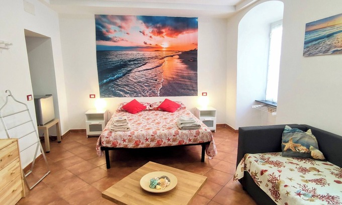 Albaro Apartment | The colors of the sea, comfortable and cozy apartment in the center of Genoa.