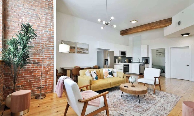 Downtown Columbus Apartment | The Columbus Downtown Suite