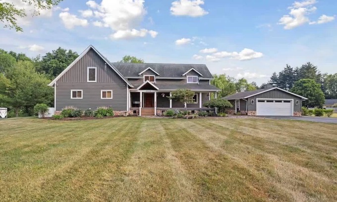 Buchanan House | The Compass Retreat near Clear Lake!