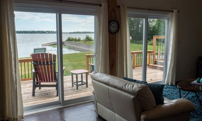 Bloomfield House | The Consecon - Waterfront 5 BDR Cottage