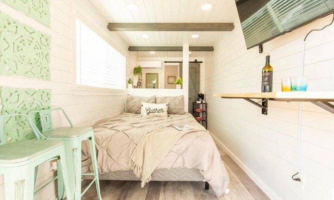 Johnson City House | The Container Retreat @ 290 Wine Trail #10 Welcome friends!