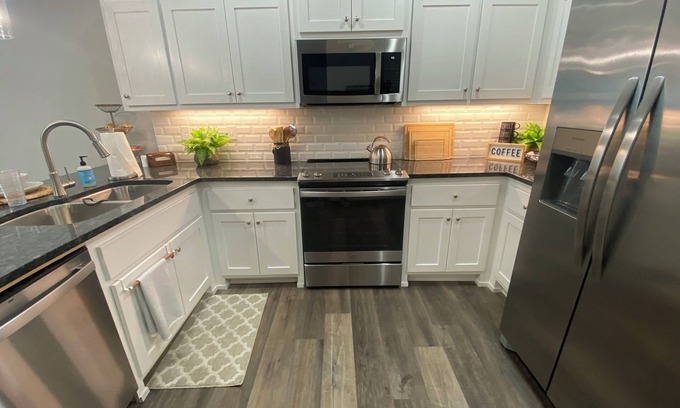 Fayetteville House | The Copia on Moore-Spacious townhome just 3 miles to U of A, located off of I-49