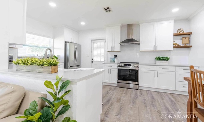 Culbreath Heights House | The Coramanda: Renovated charmer in heart of South Tampa