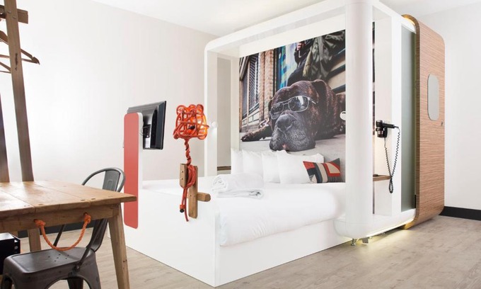 Whitechapel Hotel | The Corner London City