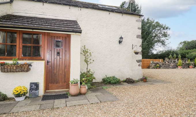 Cockermouth Cottage | THE COTTAGE AT GRAYSONDALE FARM, pet friendly in Cockermouth