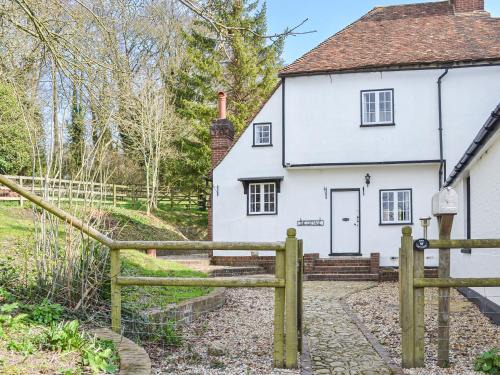 Detling House | The Cottage At Harple Farm