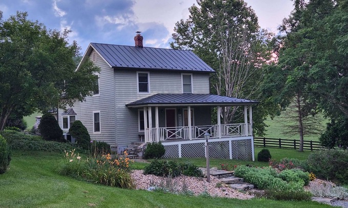 Spottswood House | The Cottage at Hidden Valley Farm