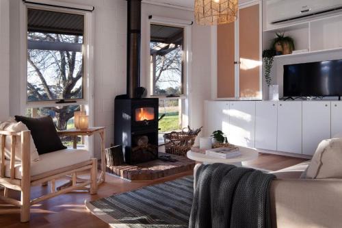 Werona House | The Cottage at Lake Werona