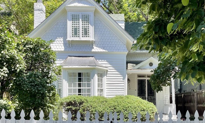 Capitol Hill House | "The Cottage" Downtown Denver