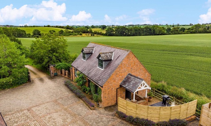 Kelmarsh Cottage | The Cottage · Luxury Romantic Retreat in Idyllic Rural Location