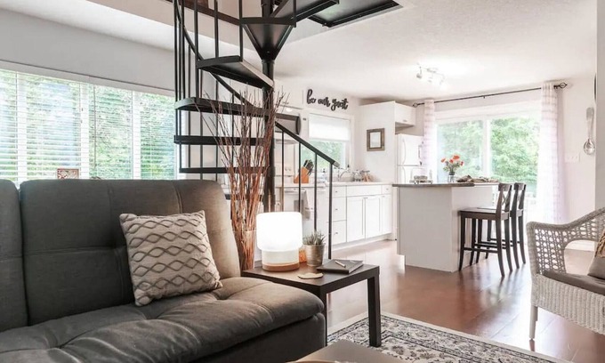 Waterloo House | The Cottage - Secluded Gem in the City