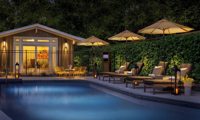 Menlo Park Hotel | The Cottages Hotel