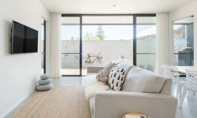 Cottesloe Apartment | The Cottesloe Cabin - Private & Perfect Location