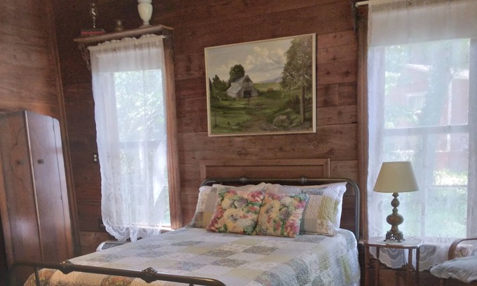 Palestine Bed & Breakfast | The Country Room in our 1891 Dogtrot House