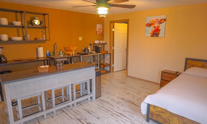 Adkins Apartment | The Countryside Studio - Countryside Delight
