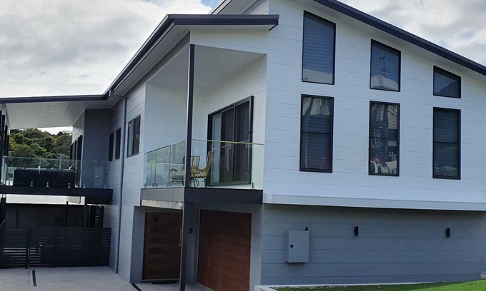 Black Head House | The Cove 3 - Cool and inviting coastal property