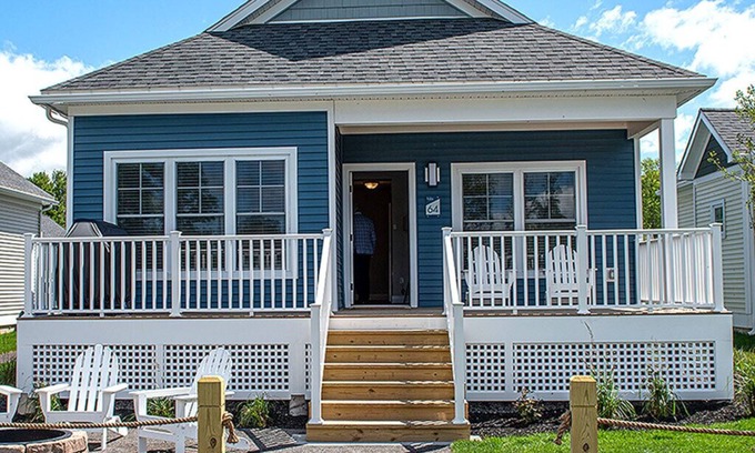 Sylvan Beach Cottage | The Cove at Sylvan Beach - Pet friendly lakeside cottage with a pontoon boat!